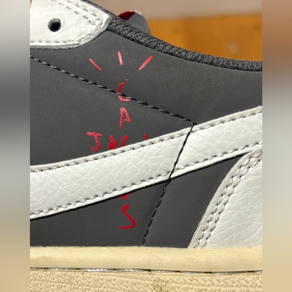 Nike Men's Black and Cream Sneakers - Picture 13 of 14